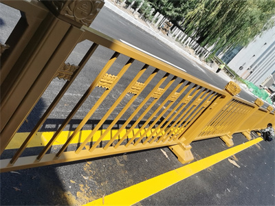 黃金護(hù)欄